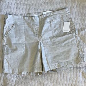 Westbound khaki shorts size 18